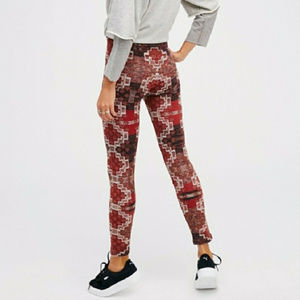 Byzantine Sweater Legging